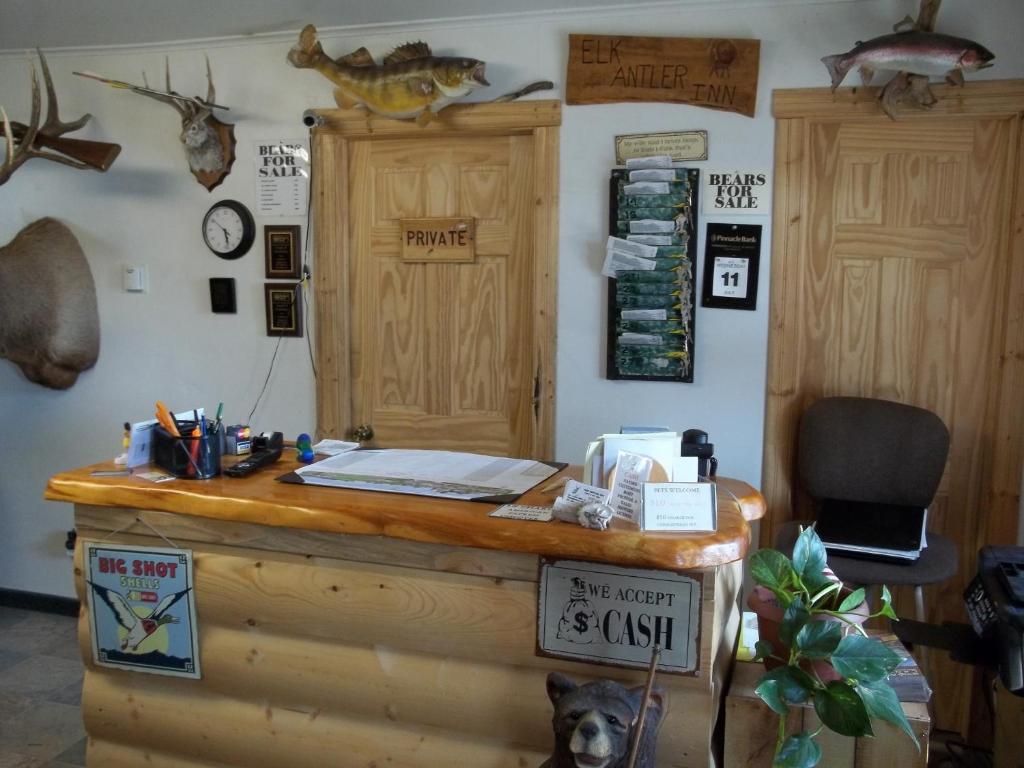 Budget Host Elk Antler Inn Thermopolis Exteriör bild
